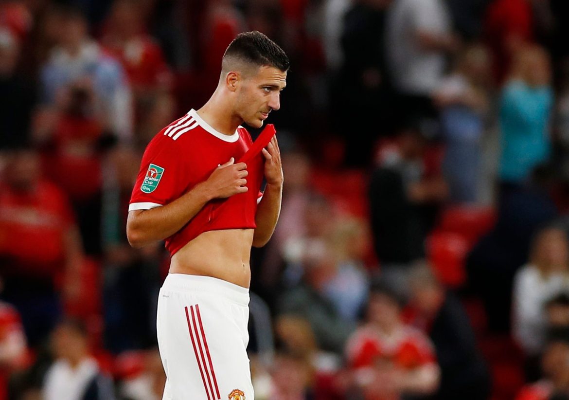 Journo slams ‘feeble’ United defenders